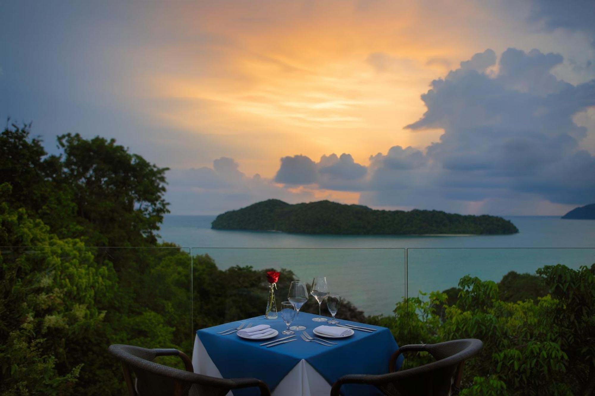 Ambong Pool Villas - Private Pool Pantai Cenang  Eksteriør billede